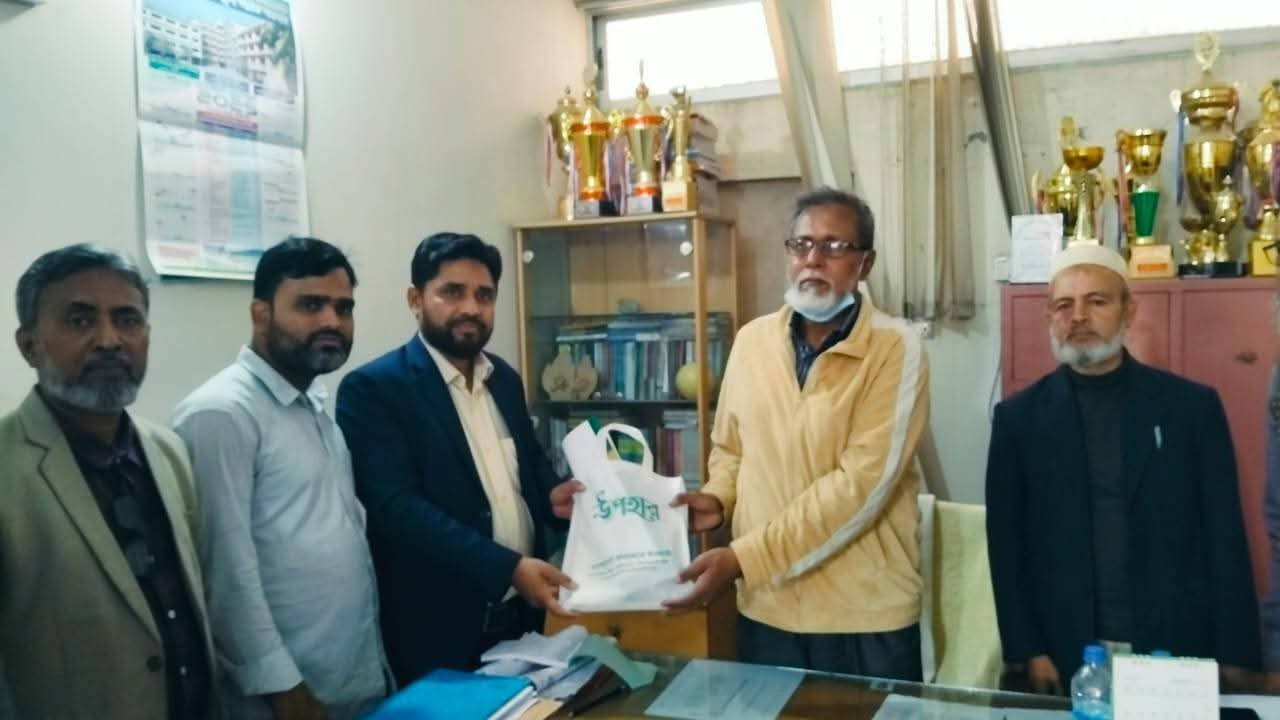 Gifts for teachers, officials and dignitaries — 2